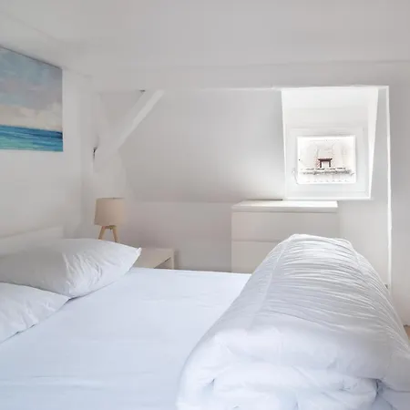 Loft Apartment *